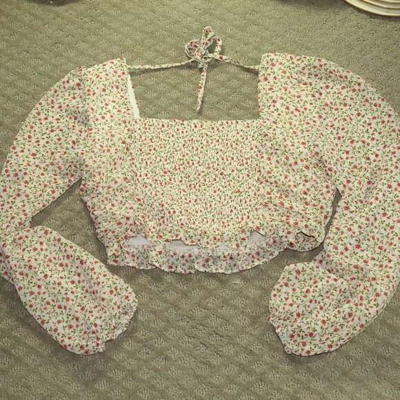 She + Sky Women's S Ruched Smocked Floral Cropped Balloon Sleeve Blouse - Picture 2 of 6